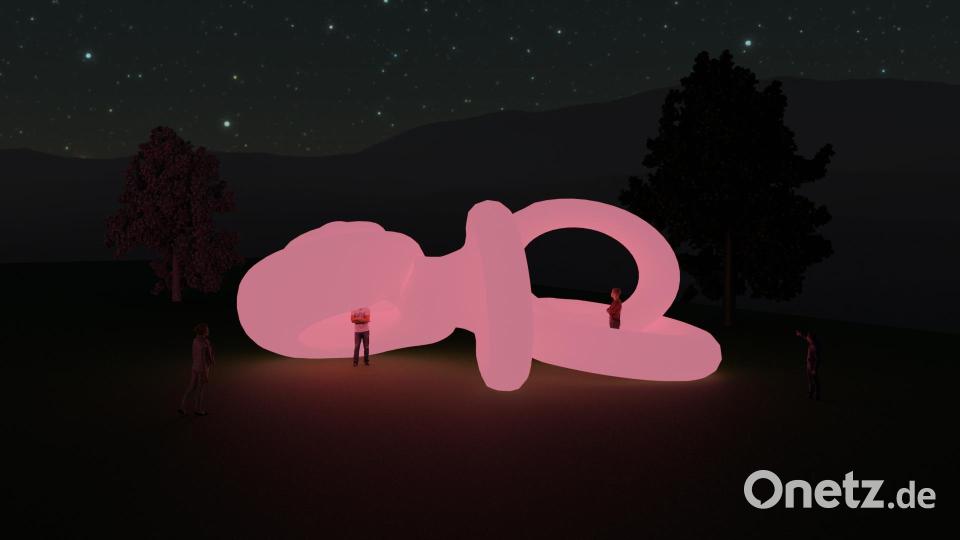 Die einen Teil des menschlichen Innenohrs darstellende „Cochlea“ wird bei der Luftnacht auf dem Schrannenplatz installiert. Bild: Amanda Parer/exb