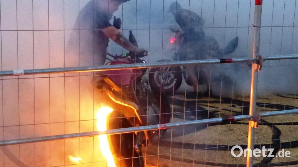 Im Burn-Out-Käfig heißt es: Schrubben bis der Reifen brennt und platzt. Bild: jp