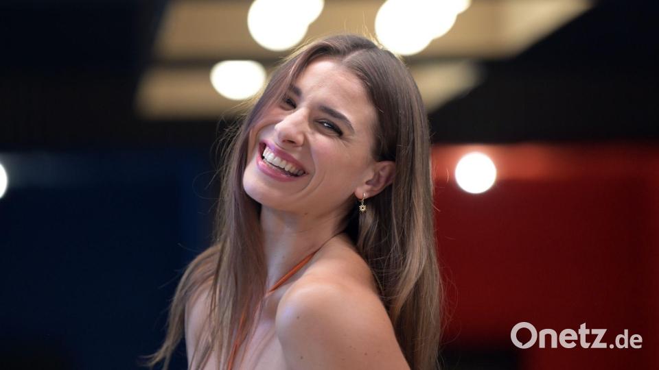 Die neue „Bachelorette“ ist sich „sicher, dass da reale Gefühle entstehen“. Bild: Federico Gambarini/dpa