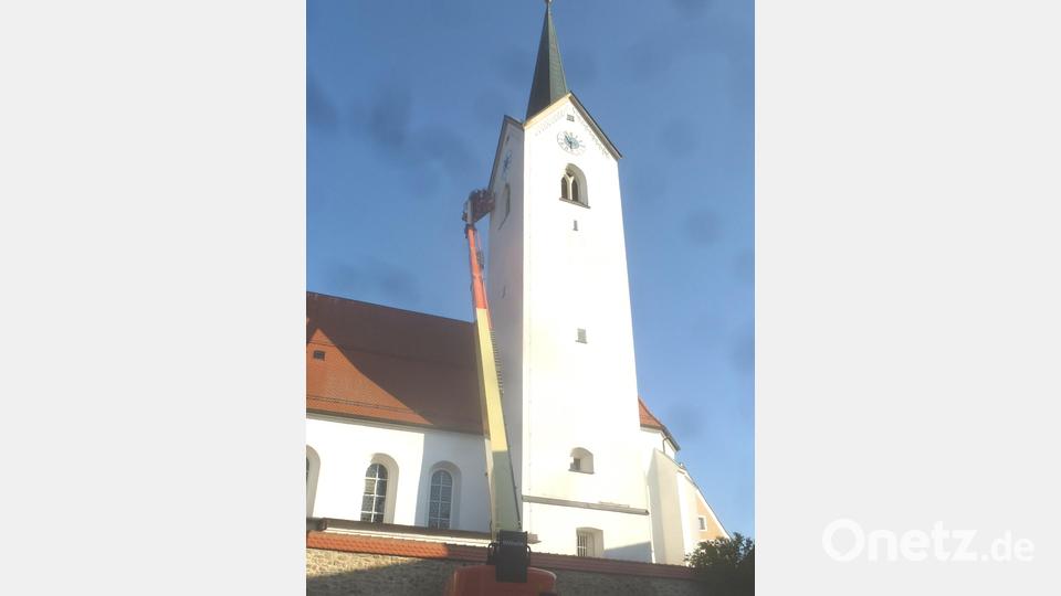 Zur Schadensbegutachtung muss man hoch hinaus. Bild: mad