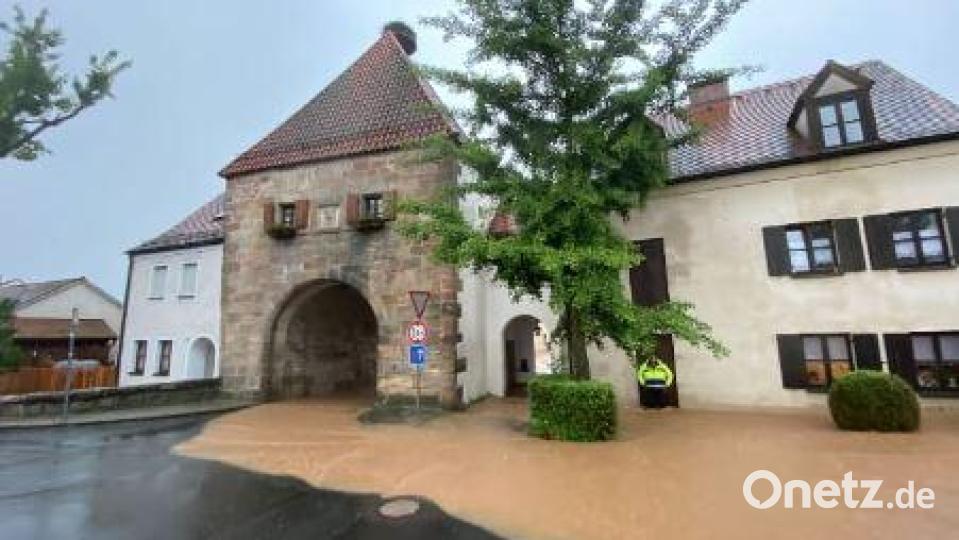 Durch das Amberger Tor lief das Hochwasser in den Marktkern. Archivbild: upl