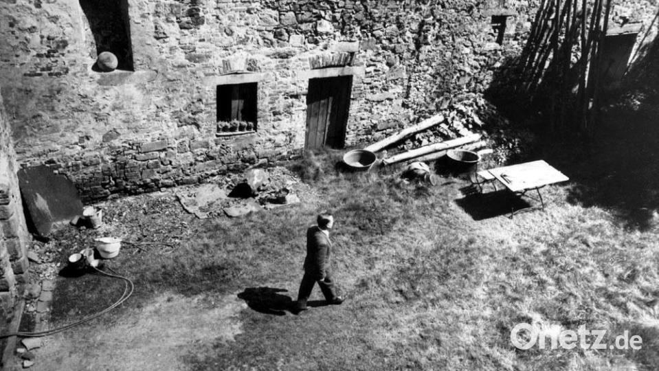 Wie sah das Schloss Burgtreswitz vor etwa 50 Jahren aus? Viele solche Bilder werden Erinnerungen bei den Gästen am Tag des offenen Schlosses wachrütteln. So lebten die letzten Bewohner Hildegard und Sohn Egon Krüger (von 1942-1982). Archivbild: Kurt Benning/exb