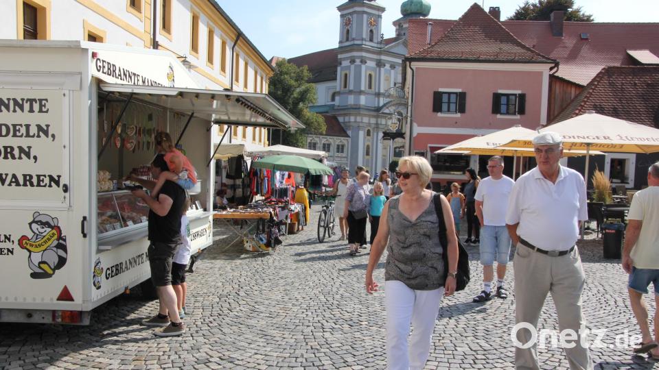 Überschaubar war das Interesse am Waldsassener Herbst- und Erntemarkt. Bild: kro