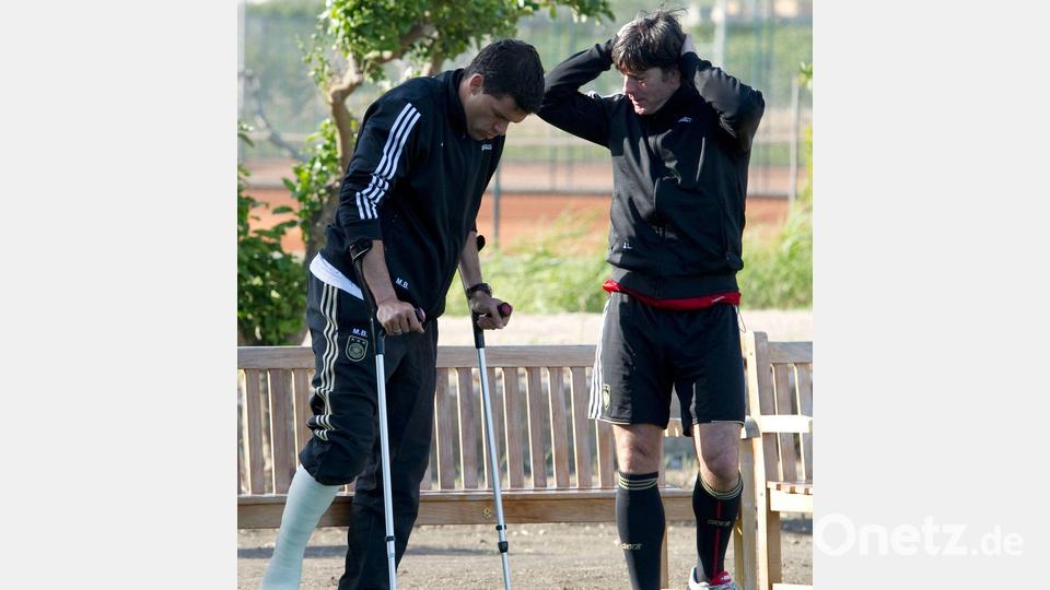 Eine Verletzung läutete das Ende der Kapitänszeit von Ballack ein. Bild: picture alliance / dpa