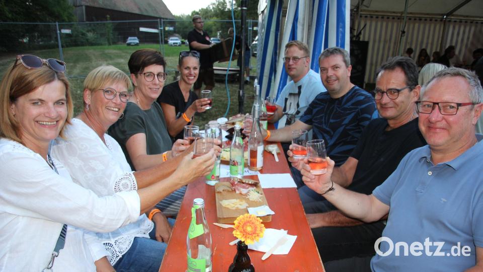 Gute Laune war bei diesen Gästen aus Kondrau, Waldsassen und Mitterteich angesagt. Bild: kro