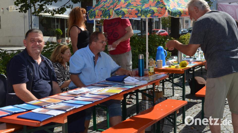 Die Besucher konnten viele Broschüren mit nach Hause nehmen. Bild: dob