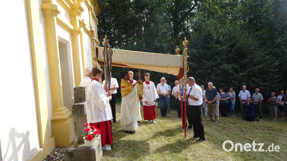 Mit einem festlichen Gottesdienst und anschließender eucharistischer Prozession wird der Bezug zum Jubiläum der Sankt-Barbara-Bruderschaft hergestellt. Bild: hm