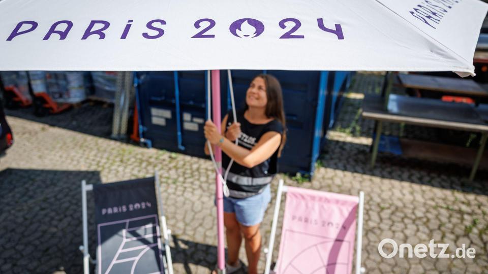 Die Nürnberger Auktionsplattform Restlos.com versteigert demnächst mehr als 50.000 Gegenstände, die bei den Olympischen Spielen in Paris zum Einsatz kamen. Bild: Daniel Karmann/dpa