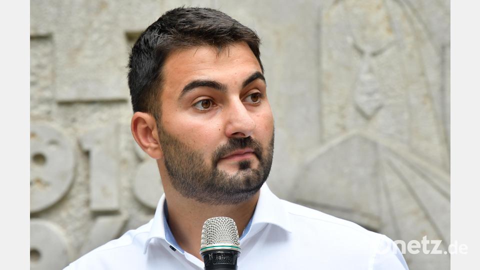 „Wir fordern die Politik auf, die Ursachen von Krieg und Gewalt - Armut, Ungerechtigkeit und Diskriminierung - zu bekämpfen.“ (Vahan Armenakain, Vorsitzender der Jugend- und Ausbildungsvertretung Kennametal in Vohenstrauß) Bild: Petra Hartl