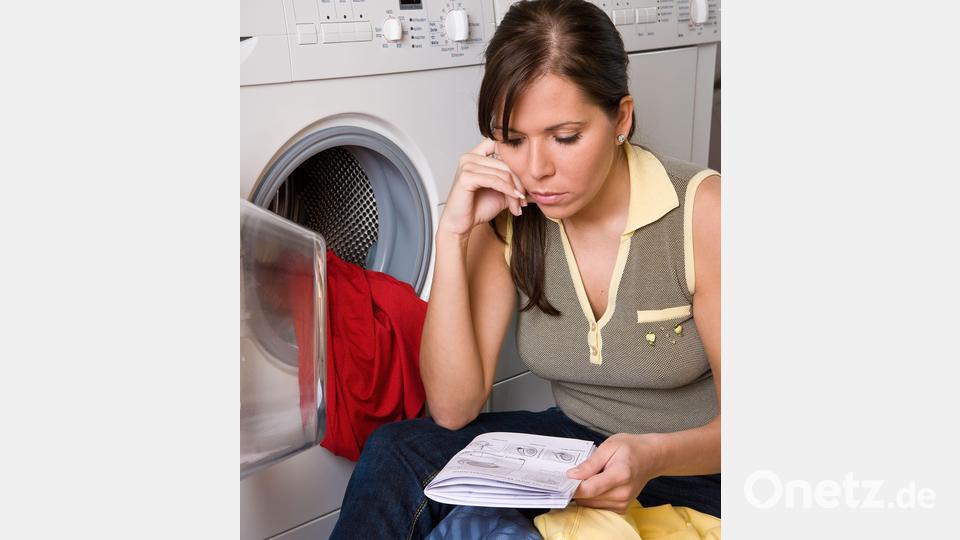 Über Sicherheitsaspekte hinaus finden Anwenderinnen und Anwender in der Anleitung viele wichtige Informationen zum Gerät selbst. Symbolbild: Gina Sanders – stock.adobe.com