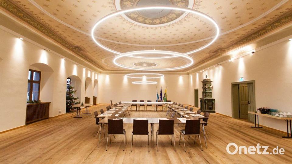Nach der Sanierung steht der historische Rathaussaal in Tirschenreuth wieder für Trauungen und Kulturveranstaltungen zur Verfügung. Bild: Stadt Tirschenreuth