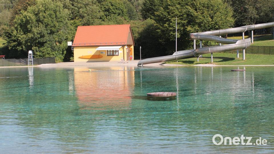 Erfahrungsgemäß ist am frühen Vormittag noch nicht allzu viel los, wie hier am Freitag. Die Gäste strömen aber am Nachmittag in die Freizeitanlage und genießen Badespaß pur. Bild: pi