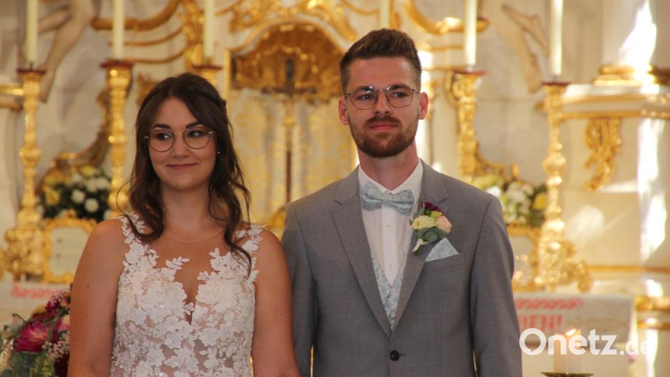 Christina und Felix Lindner gaben sich in der Steinbergkirche das Ja-Wort. Bild: kro