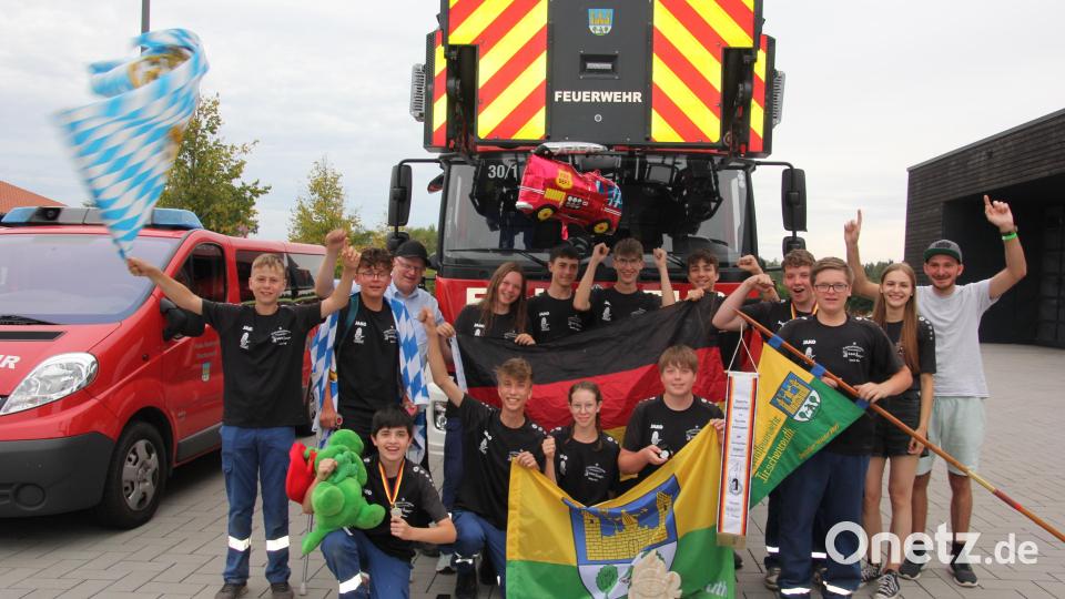 Deutscher Vizemeister, die Feuerwehrjugend aus Tirschenreuth mit ihren Trainern. Bild: kro