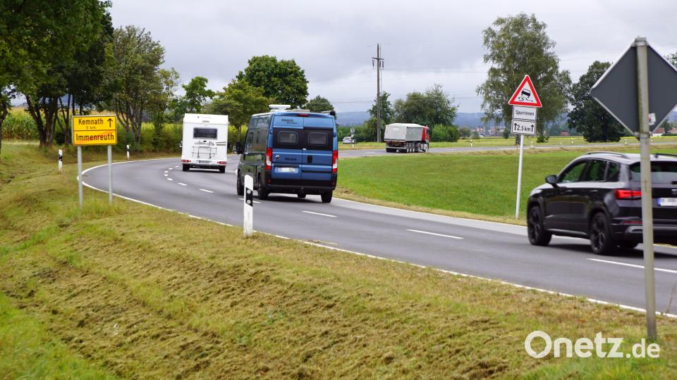 Ab kommendem Montag, 16. September, ist die Staatsstraße 2177 zwischen Immenreuth und Oberbruck gesperrt. Bild: bkr
