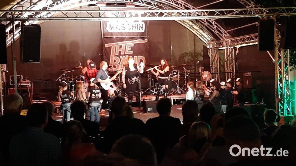 &quot;Slut Maschin&quot; beendet die Rocknacht in Winklarn. Bild: amö