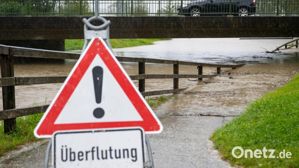 In Bayern bringen die Regenmassen mancherorts Überflutungen mit sich. Bild: Lennart Preiss/dpa