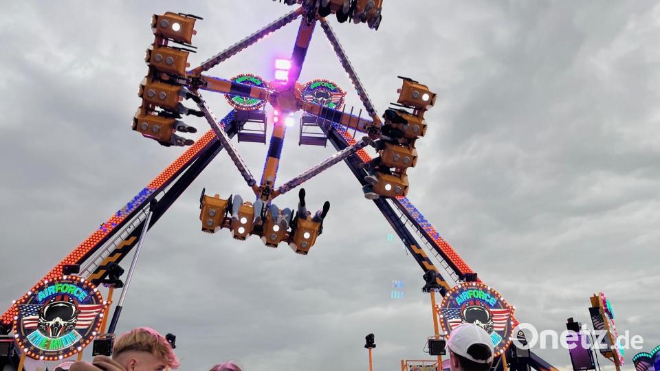 Von Kinderkarussel bis zum Adrenalinkick: Auf dem Volksfest kommt man auf seine Kosten. Bild: Gabi Schönberger