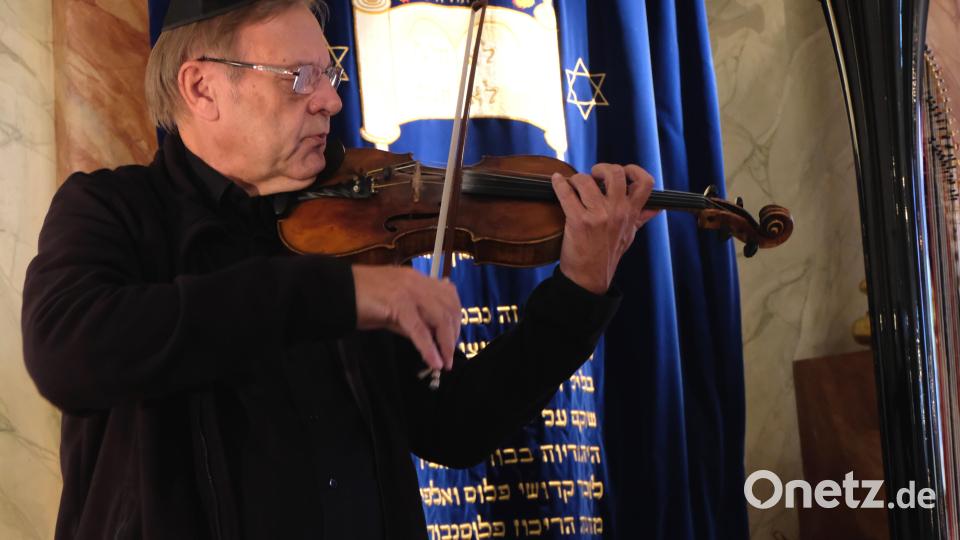 Miroslav Vilimec, Konzertmeister der Prager Philharmoniker, brillierte auf seiner Geige. Bild: le