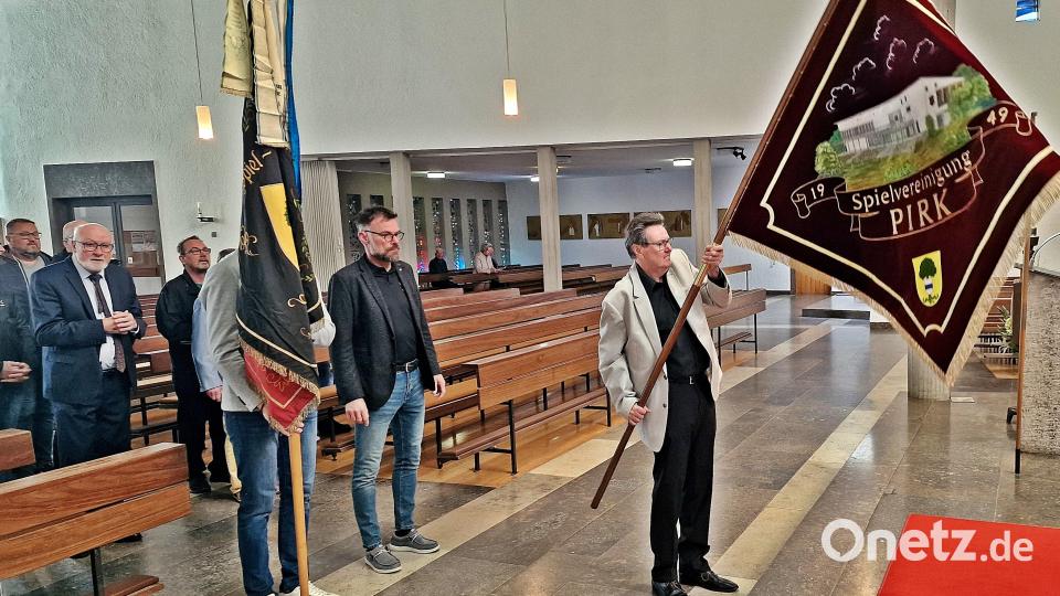 Beim Einzug in die Kirche. Bild: R. Kreuzer