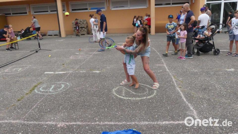 Die Kinder genießen die kreativen abwechslungsreichen Disziplinen. Bild: rn
