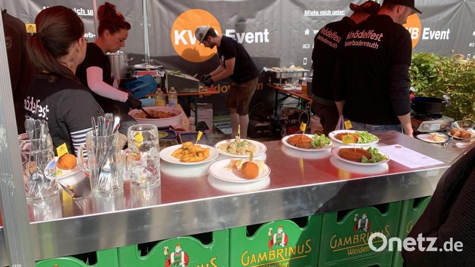 Groß war der Andrang beim vierten Knödelfest der Schützengesellschaft Meerbodenreuth Bild: adj