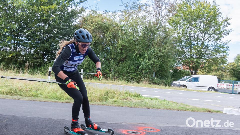 Die Siegerin bei den Damen beim diesjährigen Hirschauer Rollskirennen kommt aus Thüringen. Maren König vom TSV Bad Lobenstein gewann über die 10 km in 24:50 min Bild: chl