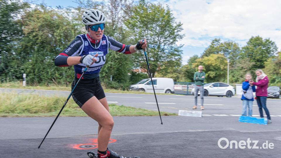 Ella Paul vom SC Monte Kaolino Hirschau wurde im Gesamtklassement der Damen Zweite. Sie musste sich über die 10 km Strecke nur der Thüringerin Maren König geschlagen geben. Mit einer Laufzeit von 25:00 min fehlten am Ende nur zehn Sekunden auf die Siegerin Bild: chl
