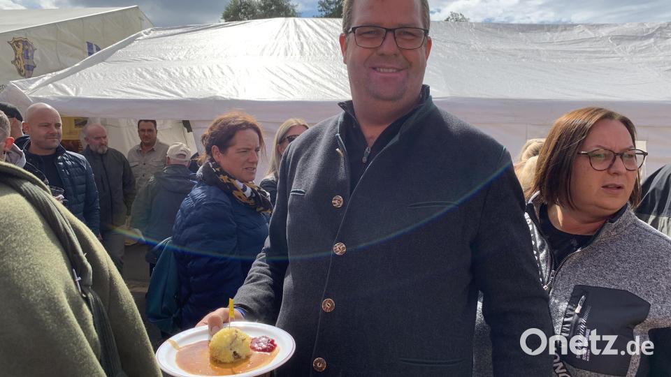 Groß war der Andrang beim vierten Knödelfest der Schützengesellschaft Meerbodenreuth Bild: adj