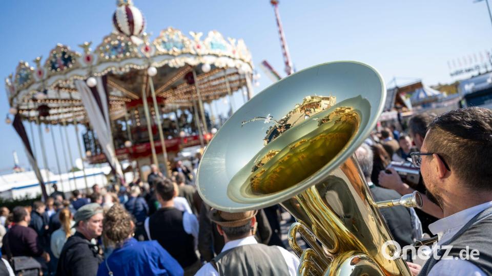 Blasmusik gehört zur Wiesn. Bild: Lennart Preiss/dpa