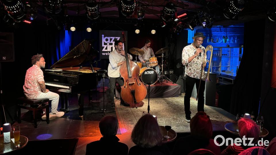 Das Denis-Cuni-Quartett startete mit kubanischen Klängen den Weidener Jazzherbst auf der Bühne des Bistrot Paris. Bild: mgo