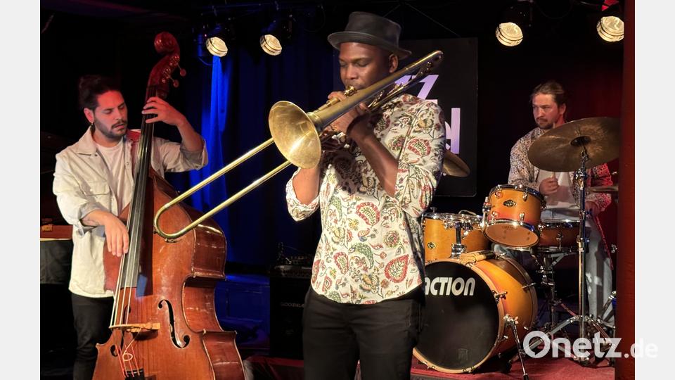 Sänger, Komponist und Posaunist Denis Cuni Rodriguez beherrscht sein Instrument virtuos. Bild: mgo