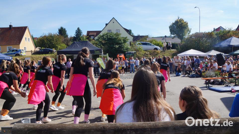 Die Tanzgruppe Grün-Weiß - immer ein Hingucker. Bild: wel