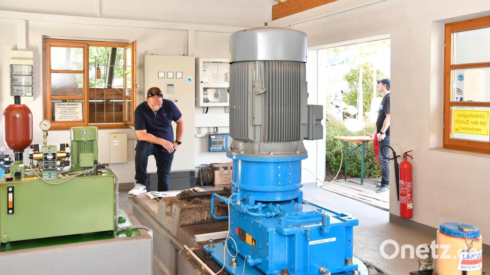 Informationen über das Wasserkraftwerk. Bild: Petra Hartl