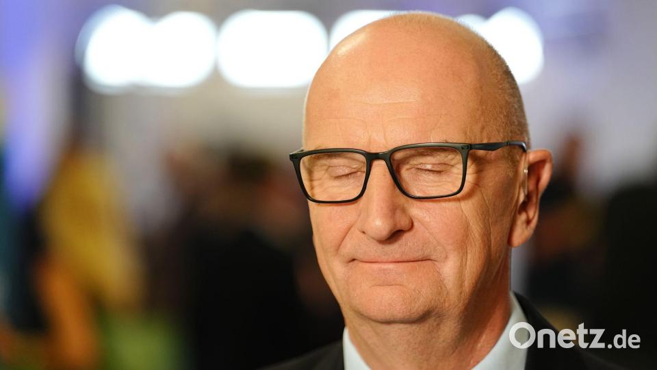 Ministerpräsident Dietmar Woidke (SPD) hat sein Wahlziel erreicht - und nun doch eine schwierige Aufgabe. Bild: Kay Nietfeld/dpa