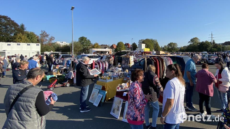Stand am Flohmarkt Bild: dus