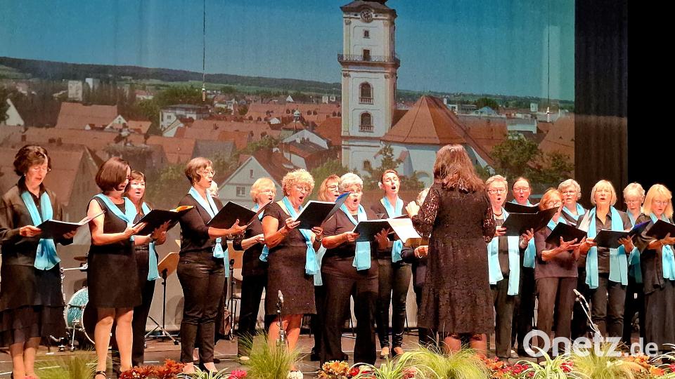 4.Chorisma mit vier Liedern aus den ehemaligen Bezirken und Ländern zu „Meine Heimat ist mein Zuhaus“. Bild: R. Kreuzer
