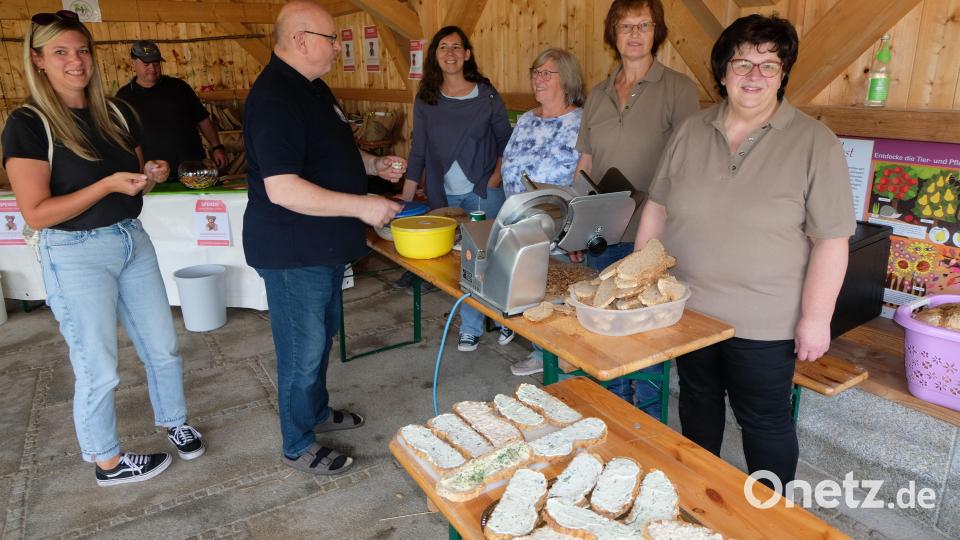 Leckere Kräuterbrote servieren die Gartenfreunde aus Lennesrieth. Bild: le