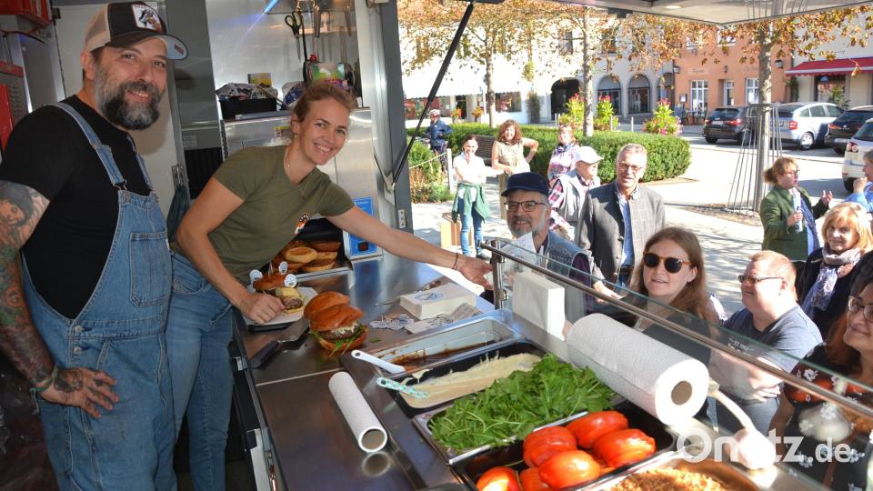 Salina und Giuseppe Messina machten mit dem Bayerntruck am Samstag Station in Tirschenreuth. Bild: jr