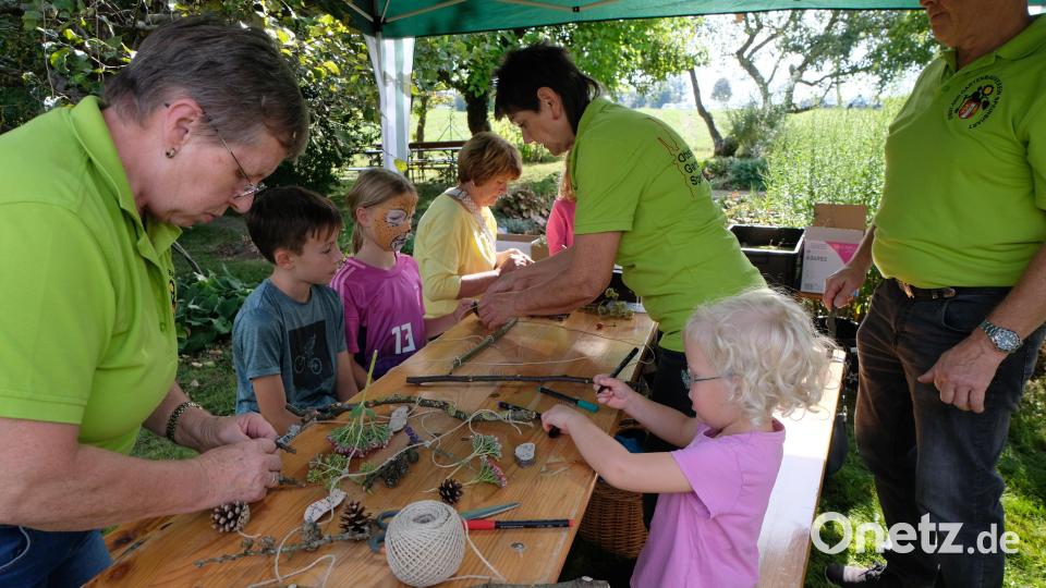 Mobile spielen verzaubert die kleinen Besucher. Bild: le