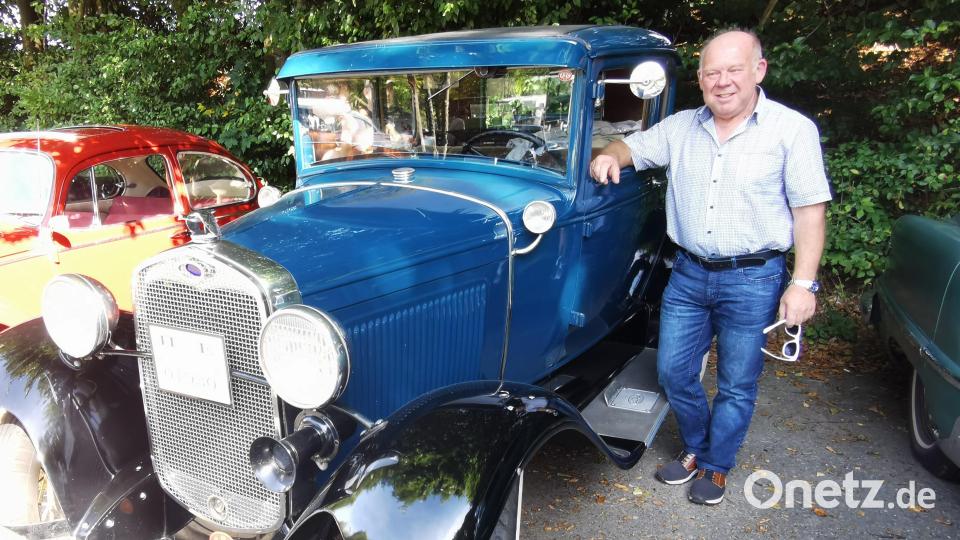 Mit dem ältesten Auto war Dieter Malzer aus Waldthurn angereist – einem Ford Modell A aus dem Jahr 1930. Bild: gz