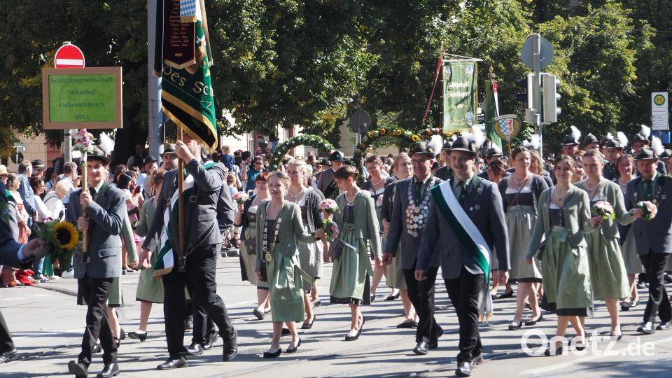 Die &quot;Grünthal&quot;-Schützen beim Festzug in München. Bild: Schützenverein Liebenstein