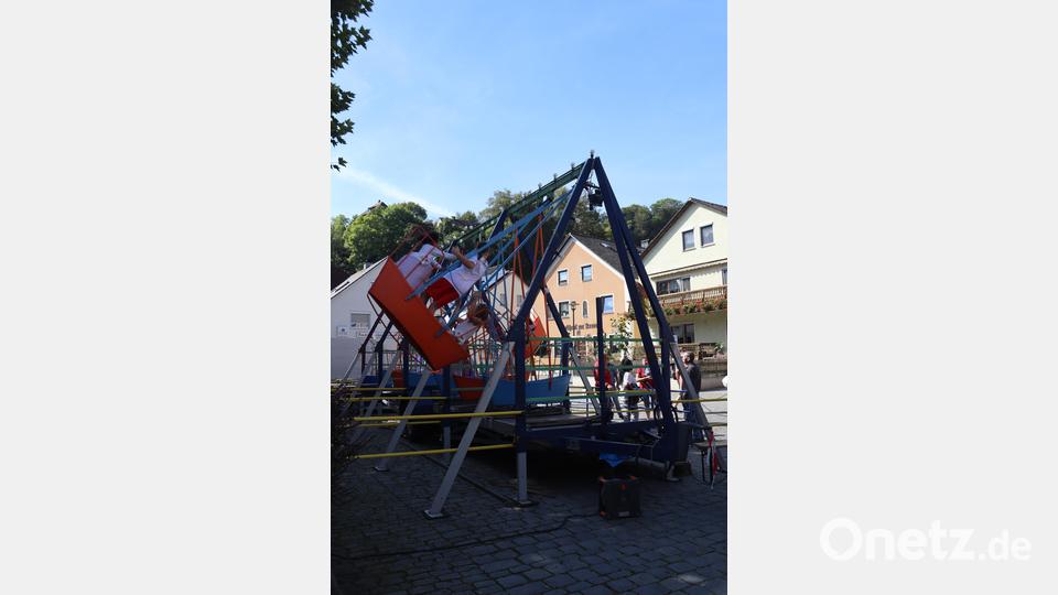 Die Schiffschaukel begeisterte vor allem die kleinen Gäste. Bild: mrr