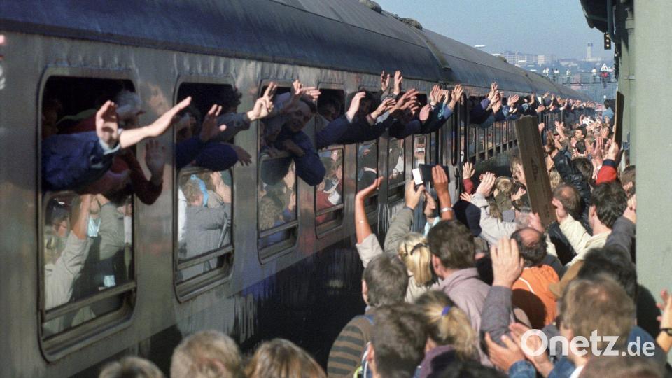 Die Ankunft der Prager Züge sei bis heute ein unvergessenes Datum in der Stadtgeschichte, sagt die Hofer Oberbürgermeisterin Eva Döhla. (Archivbild) Archivbild: Wolfgang Eilmes/dpa