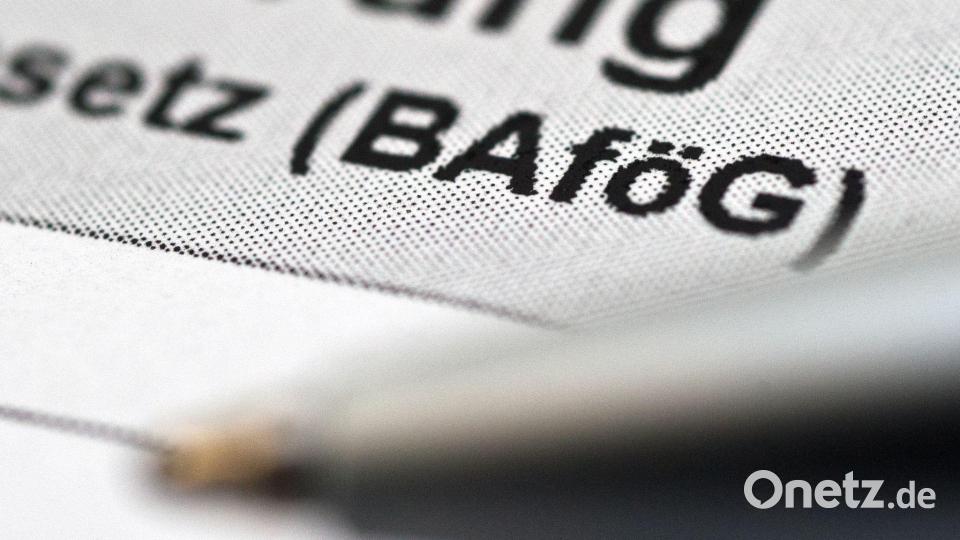 Bafög-Empfänger bekommen mehr Geld aufs Konto. (Archivbild) Bild: Andrea Warnecke/dpa-tmn/dpa