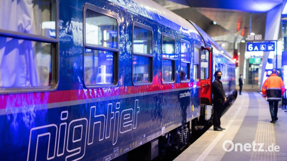Bahnreisende können voraussichtlich ab Oktober wieder mit dem Nachtzug nach Paris reisen. (Archivbild) Bild: Georg Hochmuth/APA/dpa