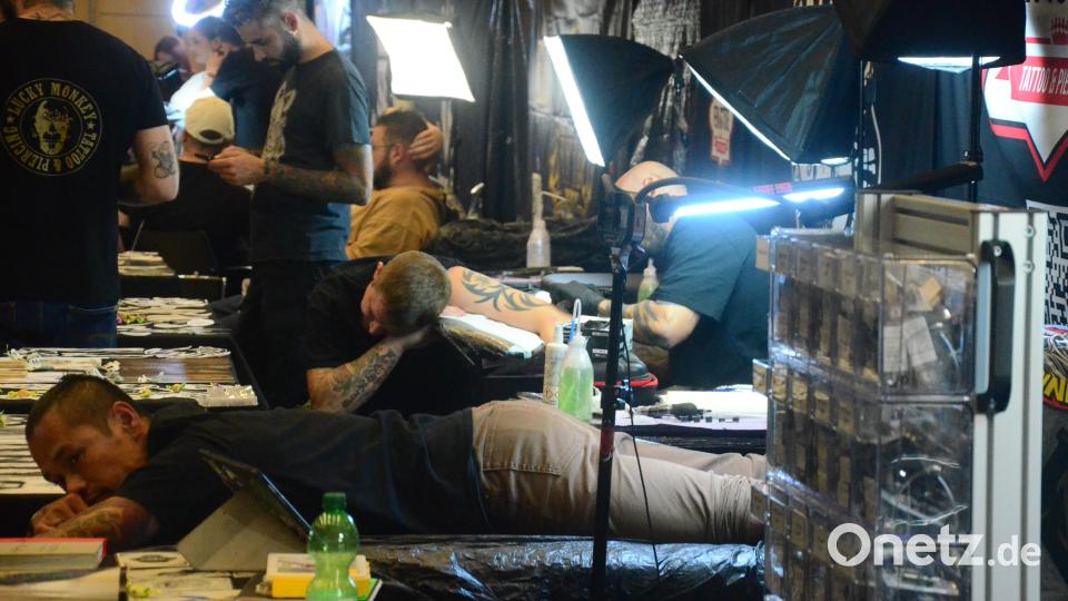 Tattoo-Freunde kommen genug. Bild: Kunz