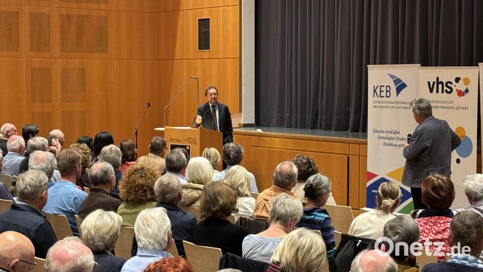 Zum Abschluss seiner knapp 90-minütigen Rede stellt sich Heribert Prantl noch Fragen aus dem Publikum. Bild: mgo