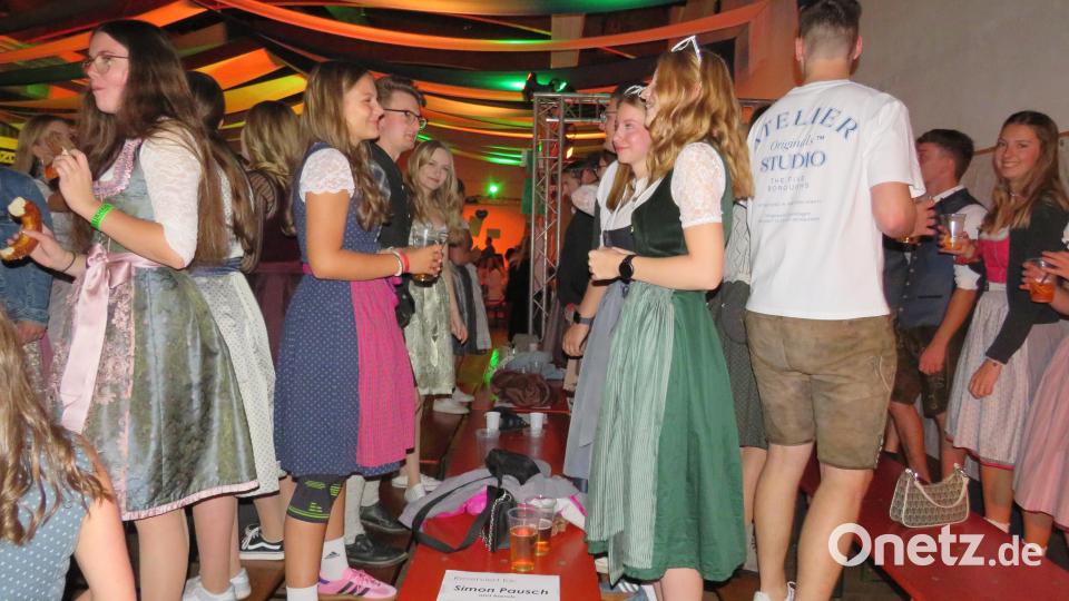 Die Stimmung schlug hohe Wellen bei der &quot;Nacht der Tracht&quot; beim 75. Jubiläum des Sportverein. Bild: adj