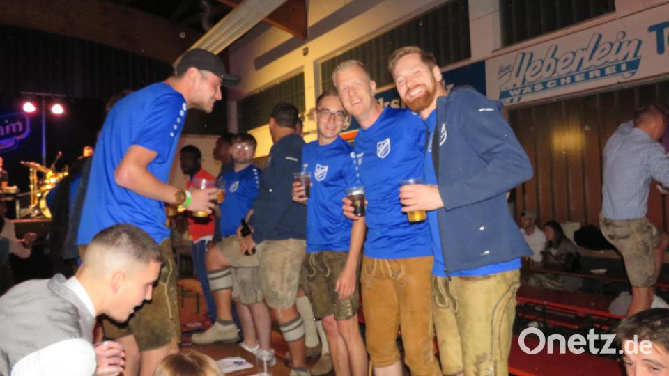 Die Stimmung schlug hohe Wellen bei der &quot;Nacht der Tracht&quot; beim 75. Jubiläum des Sportverein. Bild: adj